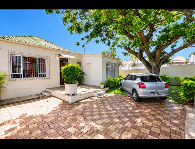 3 BEDROOM TOWNHOUSE FOR SALE IN ESSENWOOD